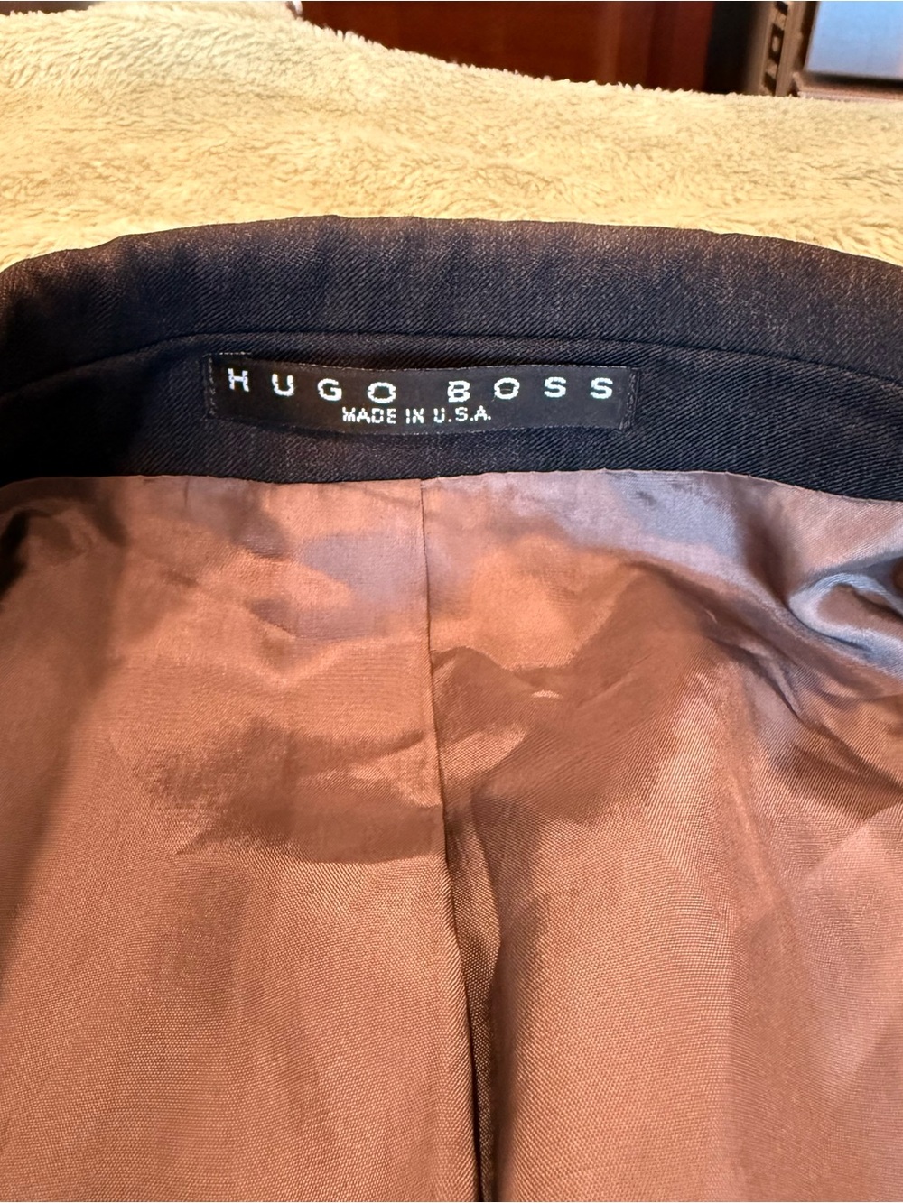 Hugo Boss Black Three-Button Men's Suit Jacket 44R needs cleaned - Picture 5 of 14
